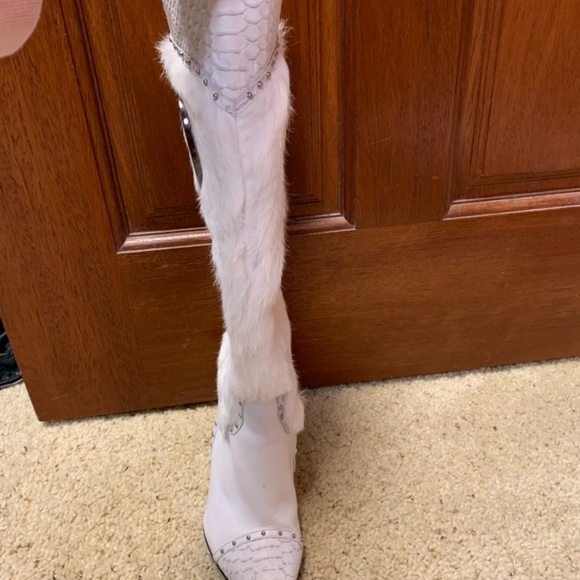 Boots - Picture 2 of 4